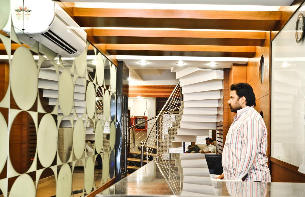 Hotel Vanson Villa - Near Connaught Place Neu-Delhi Exterior foto