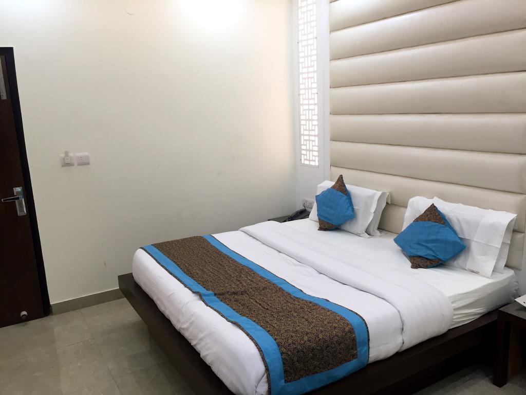 Hotel Vanson Villa - Near Connaught Place Neu-Delhi Exterior foto